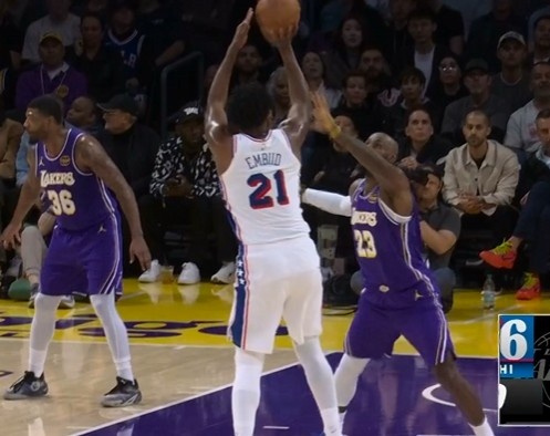 先发制人！恩比德中投还有 5中4独得10分战平湖人全队