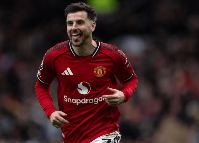 曼联主帅卡里克更新伤情，芒特即将复出德里赫特仍缺阵|曼彻斯特|梅森·芒特|富勒姆|西汉姆联|德里赫特伤缺_新浪体育_新浪新闻